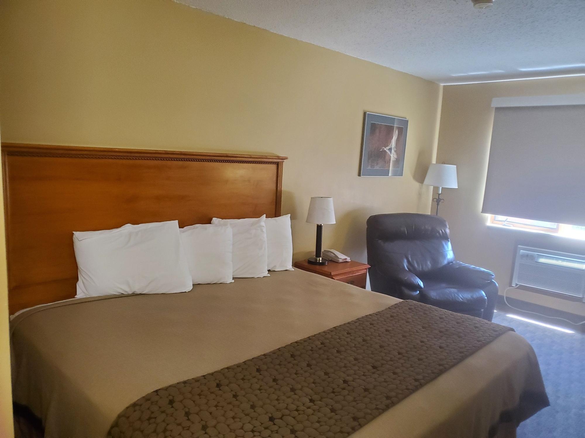 Governors Inn A Travelodge By Wyndham Пиер Екстериор снимка