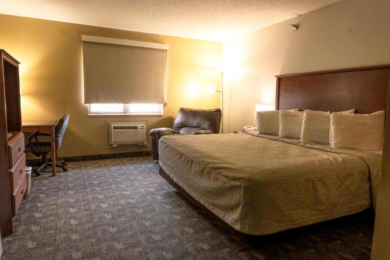 Governors Inn A Travelodge By Wyndham Пиер Екстериор снимка