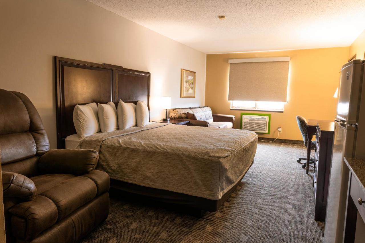 Governors Inn A Travelodge By Wyndham Пиер Екстериор снимка