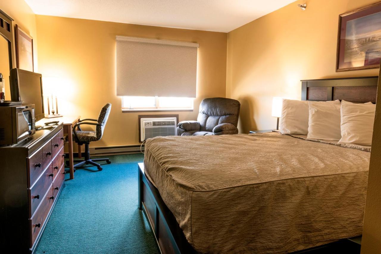 Governors Inn A Travelodge By Wyndham Пиер Екстериор снимка