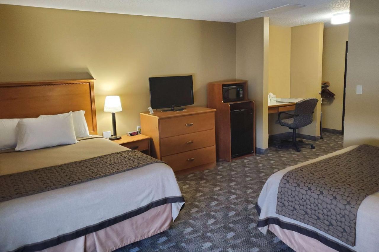 Governors Inn A Travelodge By Wyndham Пиер Екстериор снимка
