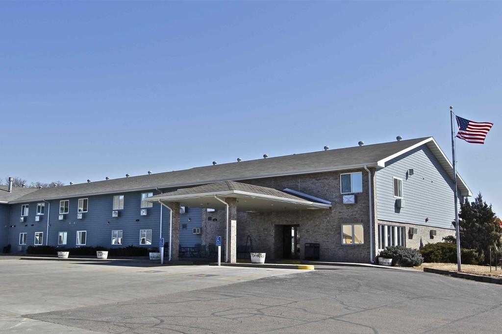 Governors Inn A Travelodge By Wyndham Пиер Екстериор снимка