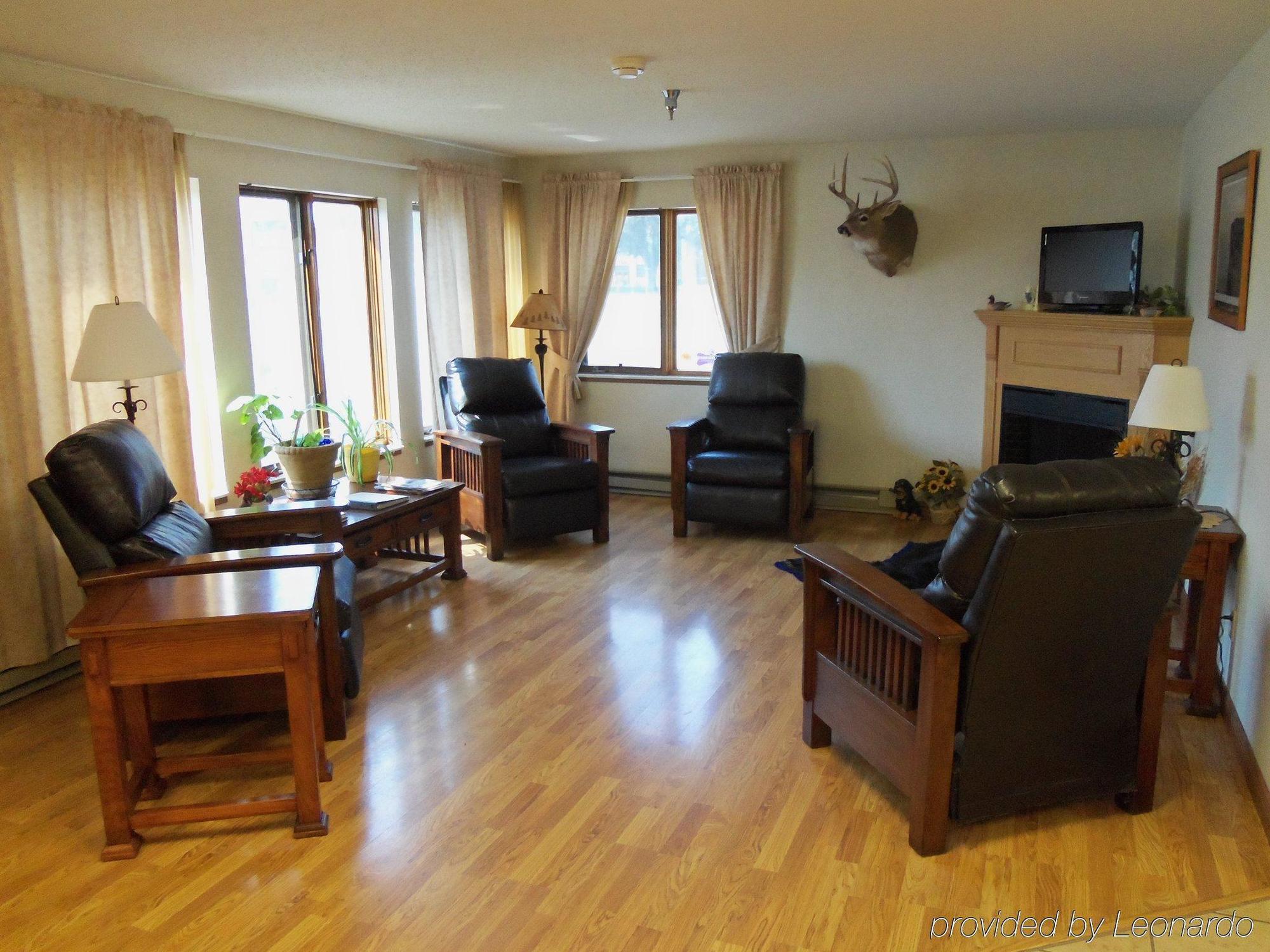 Governors Inn A Travelodge By Wyndham Пиер Екстериор снимка