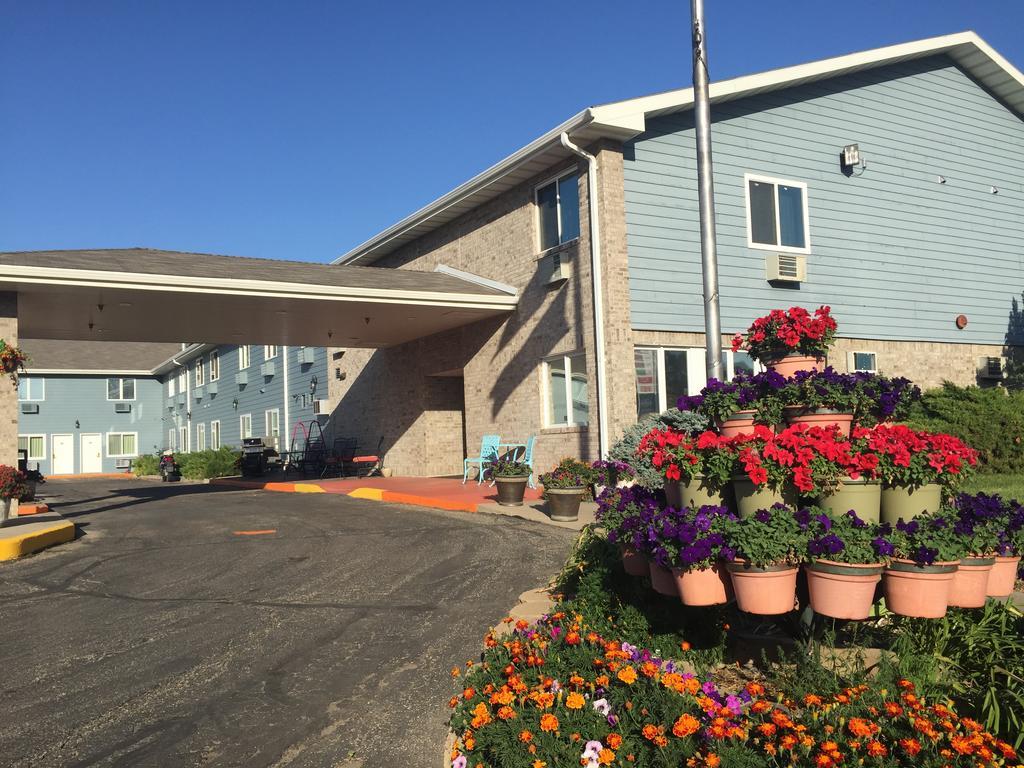 Governors Inn A Travelodge By Wyndham Пиер Екстериор снимка
